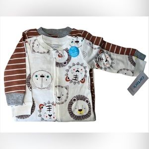 📌 New Set of two Carter's Footie
bodysuits with two-way zipper (9 M)
Baby Boy